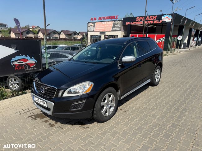VOLVO XC-60 - SUV