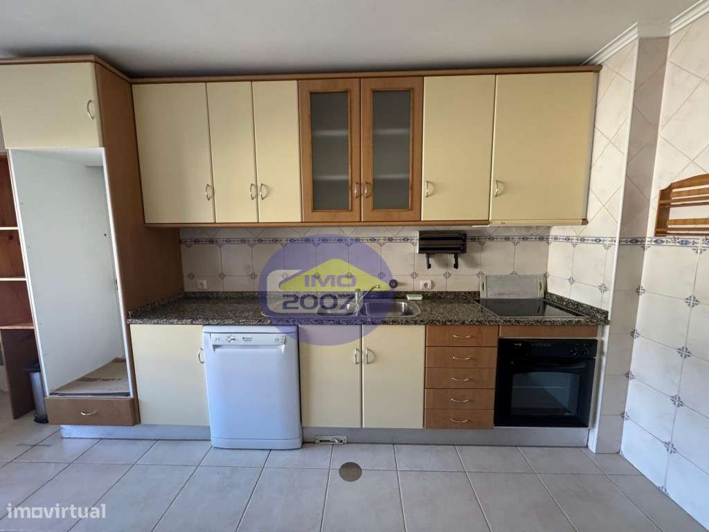 Apartamento T3 com terraço em Paços de Brandão-8