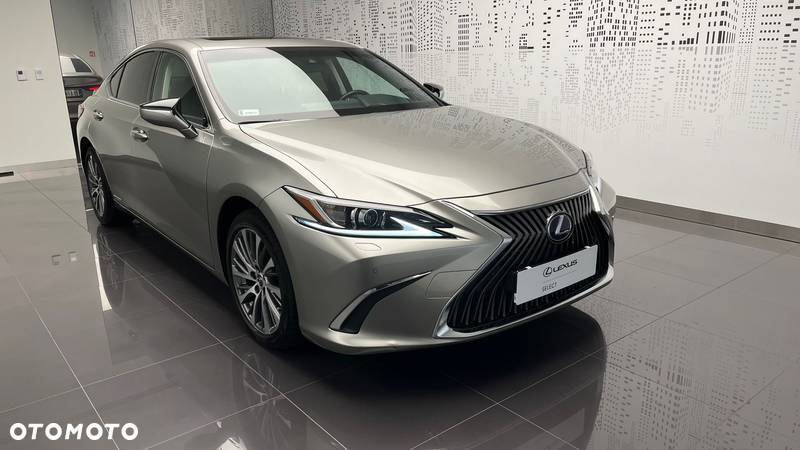 Lexus ES - 3