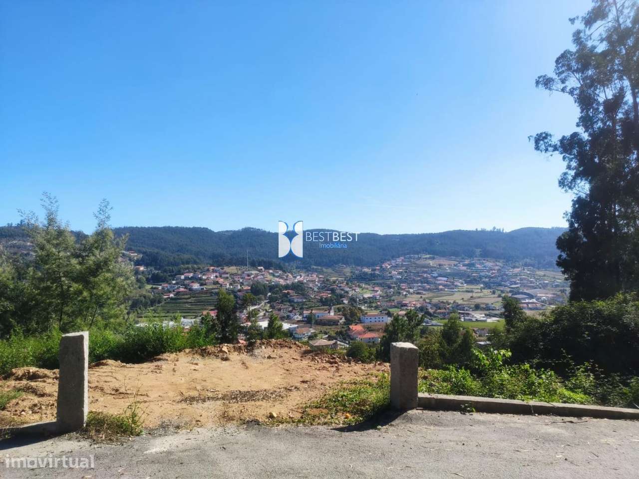 MORADIA INDEPENDENTE,REABILITAÇÃO, TERRENO 2.900M2, TELHADO,15MIN.FA-18