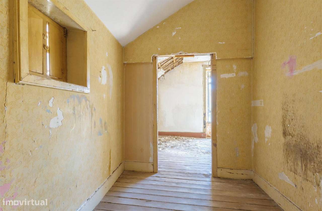 Casa Bifamiliar na Senhora da Hora | 185 m2 | Terreno com Cerca de...-9