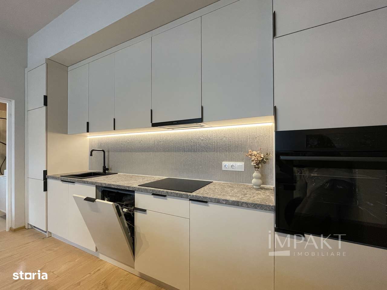 Apartament ultrafinisat cu 2 camere de vanzare in zona Semicentrala! - Imagine principală: 4/13