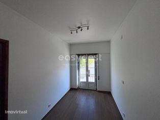 Excelente apartamento T2 renovado na zona histórica de Tomar - Grande imagem: 3/19