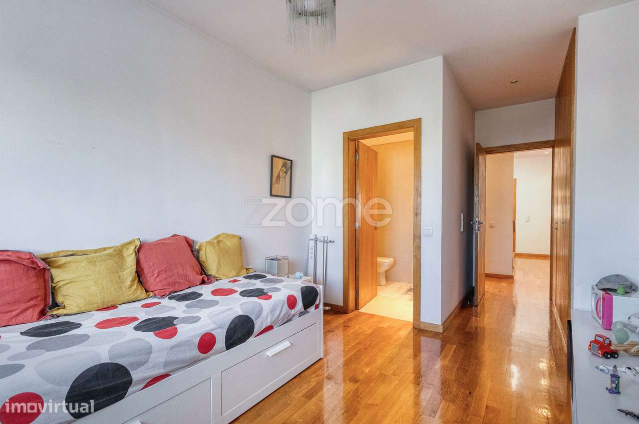 Moradia T4 com 4 suítes, na Rua Gomes Teixeira, Matosinhos-31