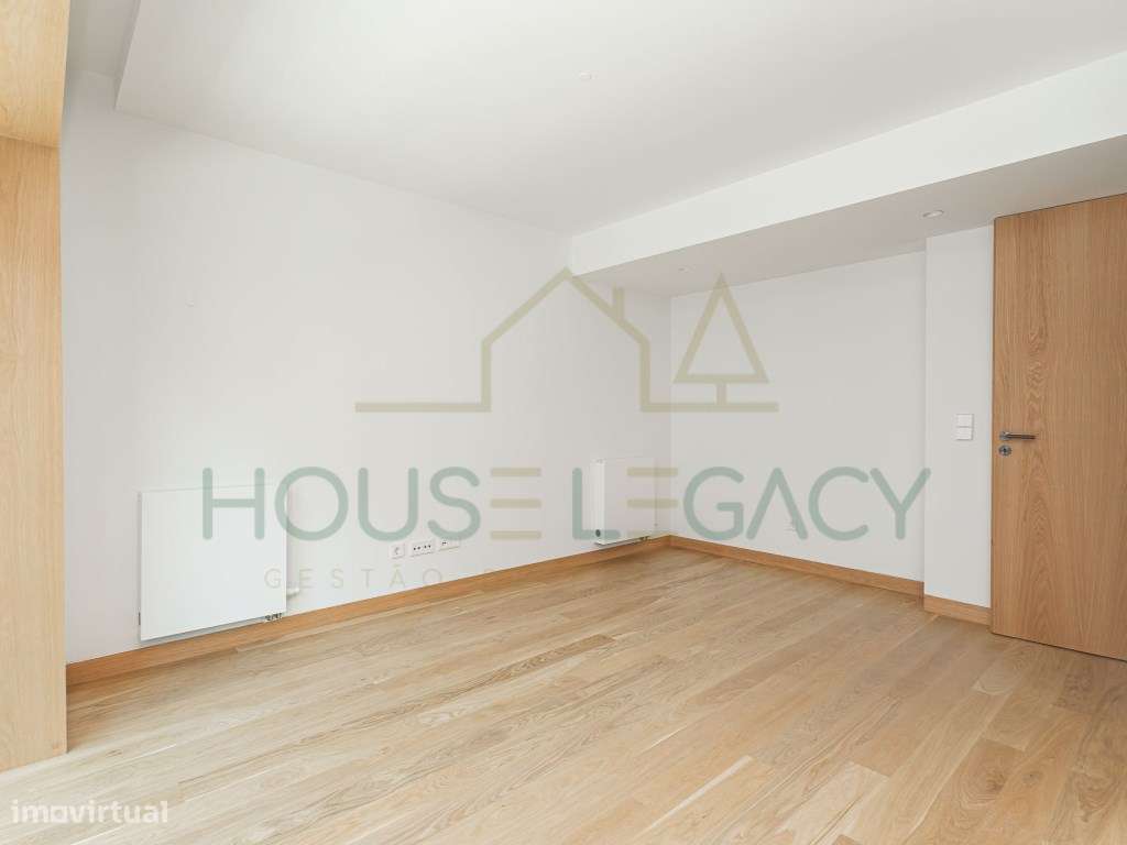 Apartamento T2 na Baixa - Rua de Camões-4