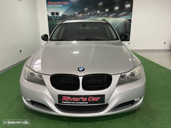 BMW 320 d Touring Navigation Sport - 2