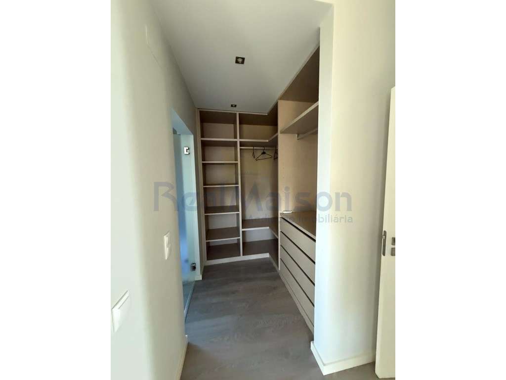 Excelente Moradia de Luxo c/ 7 quartos, Piscina e Jardim-18