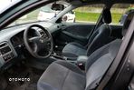 Toyota Avensis 1.8 VVT-i Terra Plus - 11