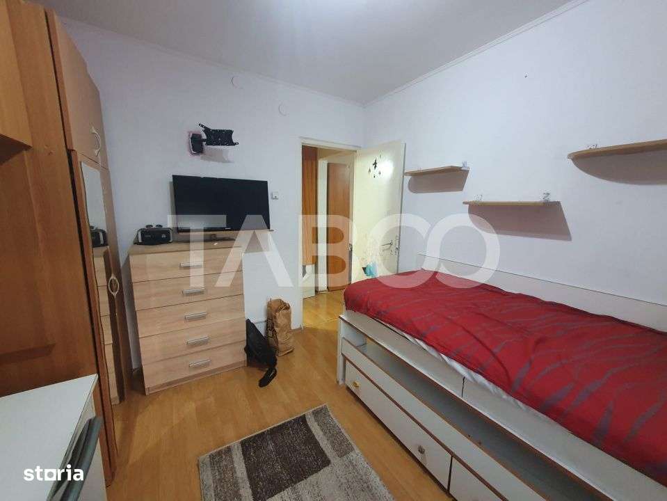 Apartament 2 camere 43 mp utili semidecomandat etaj 3 zona Negoiu - Imagine principală: 4/10
