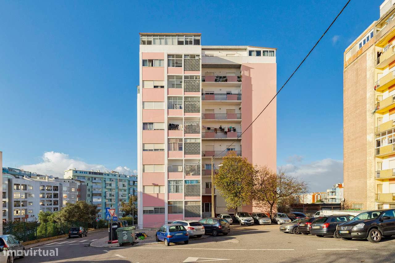 Apartamento T2 remodelado - Laranjeiro-20