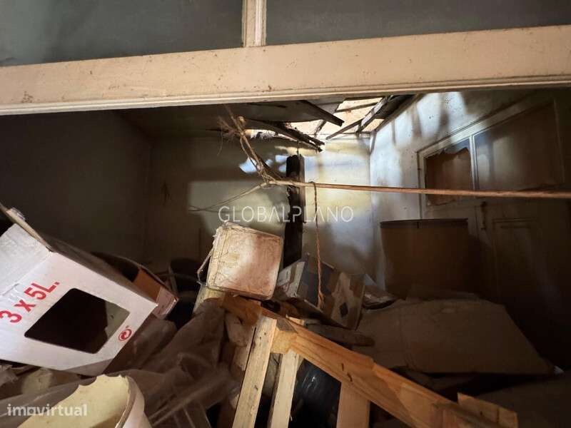 Imóvel Por Reconstruir Destinado a Habitação ou Comércio-7