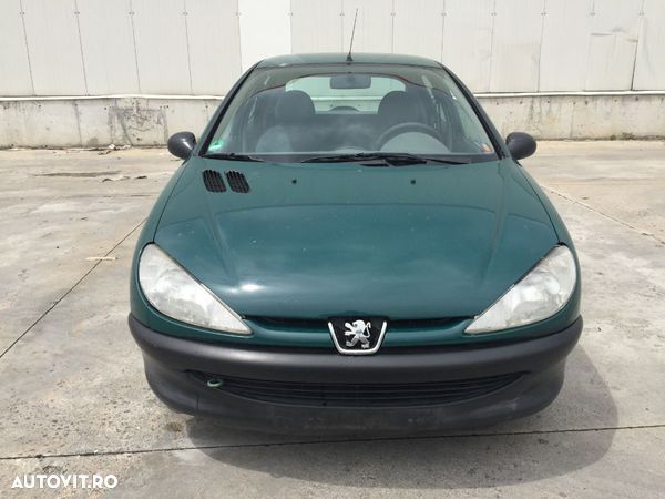 Dezmembrez Peugeot 206 1.1 benzina  cod motor HFZ - 1