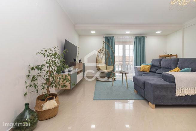 T3 (2+1) com aproveitamento de sótão e garagem, Foros de Amora.-5