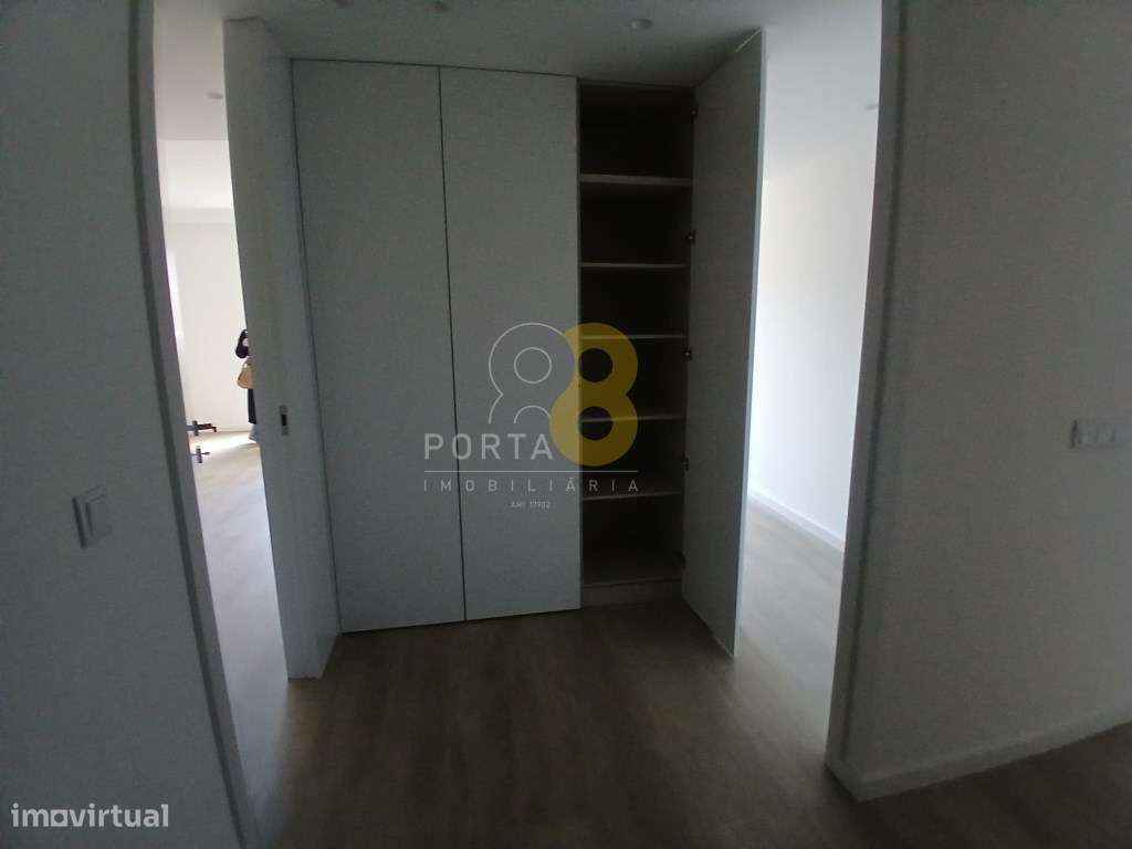 Apartamento T2 com Terraço de 255 m² em Matosinhos-9