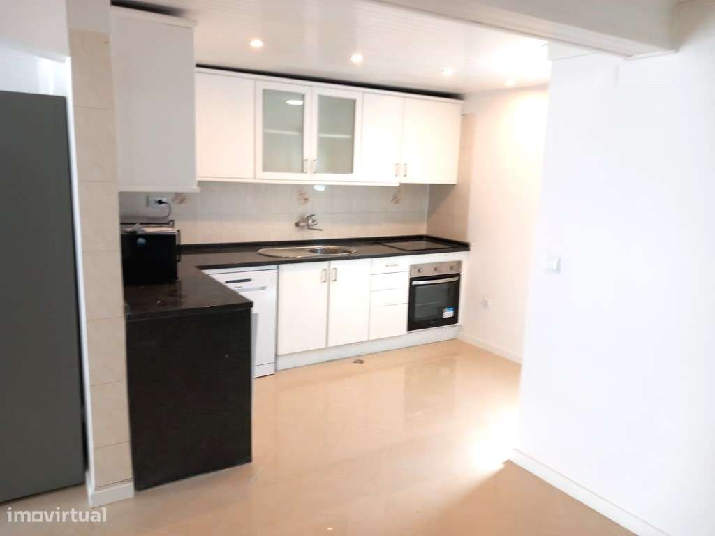 PRÉDIO TOTALMENTE REMODELADO COM RENDIMENTO ACIMA DOS 7% - Grande imagem: 2/17