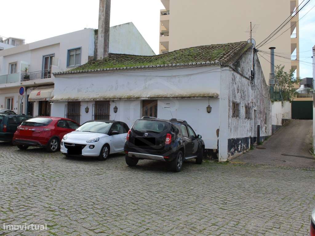Edifício, para recuperar, no centro de Lagos, Algarve - Grande imagem: 4/26