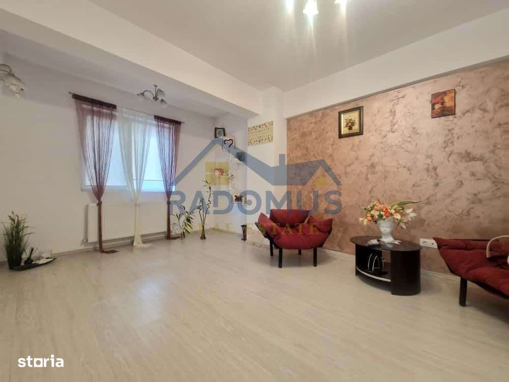 Închiriere AP. 3 cam. – Ploiesti,Str. Vornicei/9 Mai. Birou/Salon - Imagine principală: 5/9