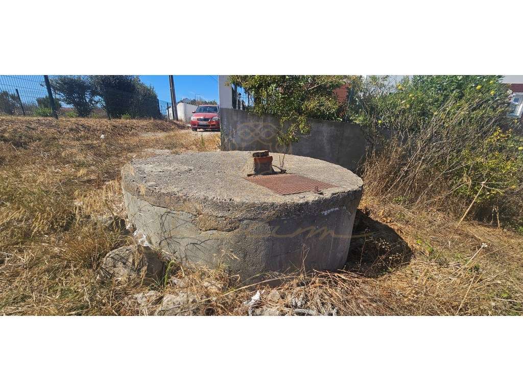 Terreno para construção de 2 Moradias!-12