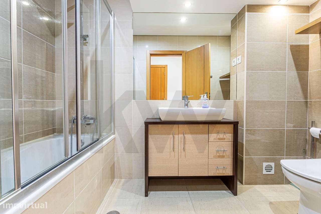 Apartamento T3 Duplex com aproveitamento superior | 5 Quartos | Garage-22