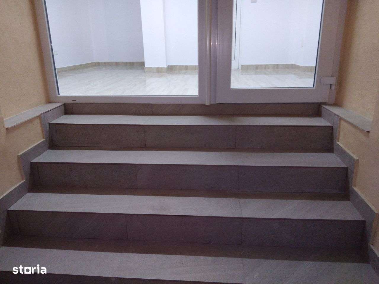 Spatiu Comercial in B-dul Revolutiei 350 euro - Imagine principală: 5/6