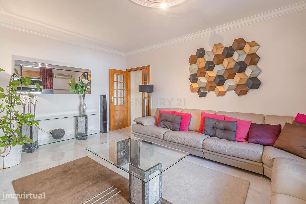 Apartamento T3 | Faro | Estacionamento | Arrecadação - Grande imagem: 4/22