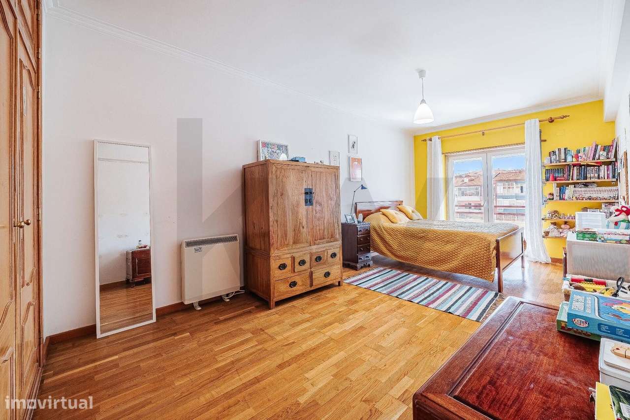 Apartamento T4 totalmente remodelado em Mem Martins, Sintra | Estacion-14