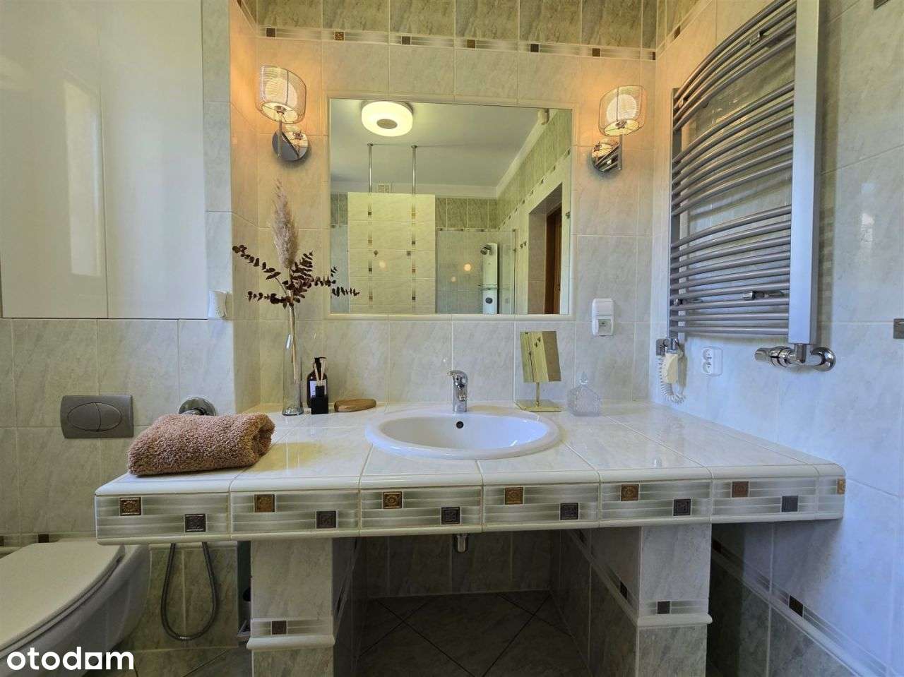 Siedliskowa rezydencja z dużym pięknym ogrodem-13