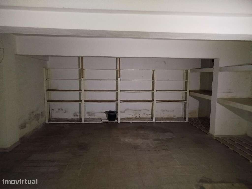 Garagem / Armazém para arrendar na Tapada das Mercês - Sintra - Grande imagem: 4/7