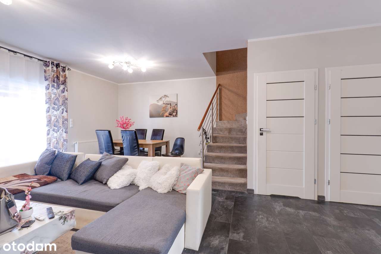 Dąbrowa ul. Graniczna. Kominek. Basen. Pomieszczenie gospodarcze - Pełny obrazek: 4/15