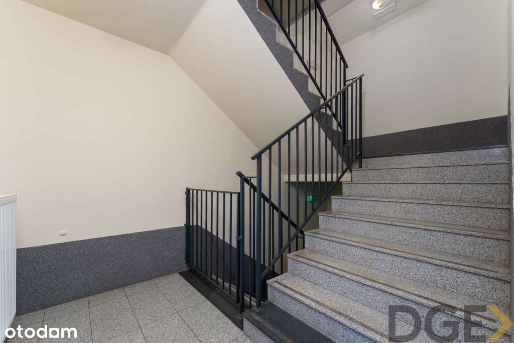 Loftowy klimat i prywatny ogródek | 54 m², Kraków-13