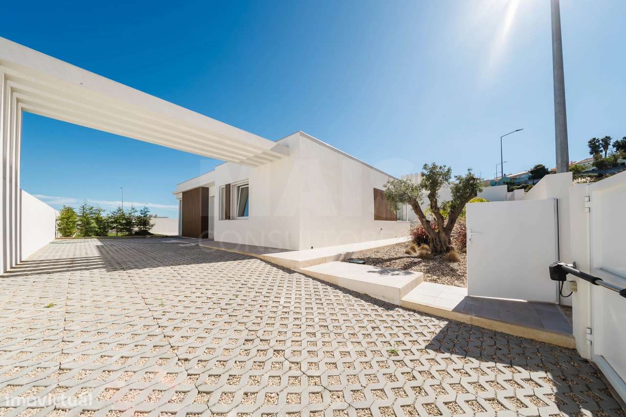 Moradia T3 Térrea com Piscina e Jardim ! - Grande imagem: 4/35