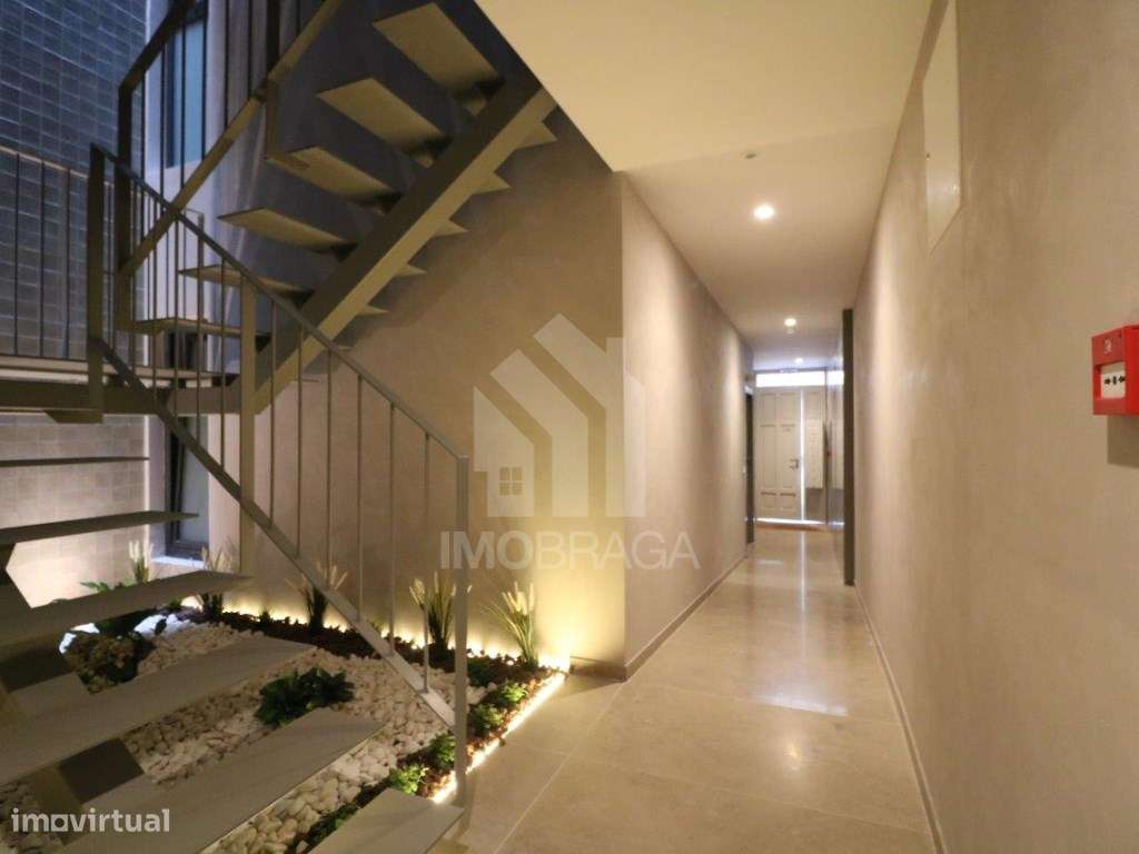 Venda de Apartamento T0 Novo, Mobilado e Equipado - Centro de Braga...-12