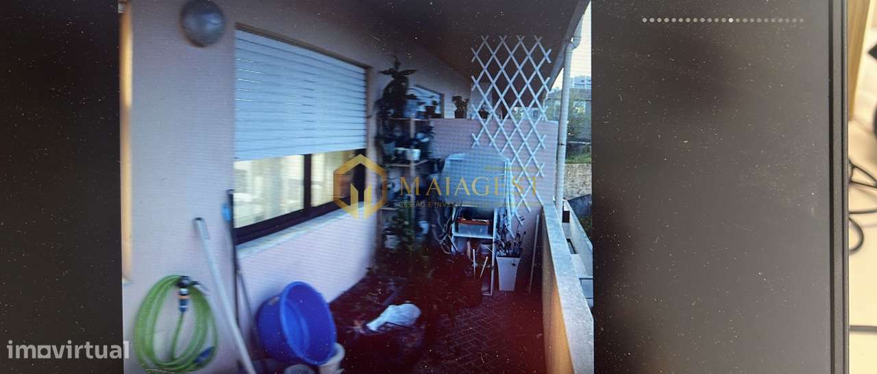 Apartamento T2 com cozinha equipada e varanda em Rio Tinto-11