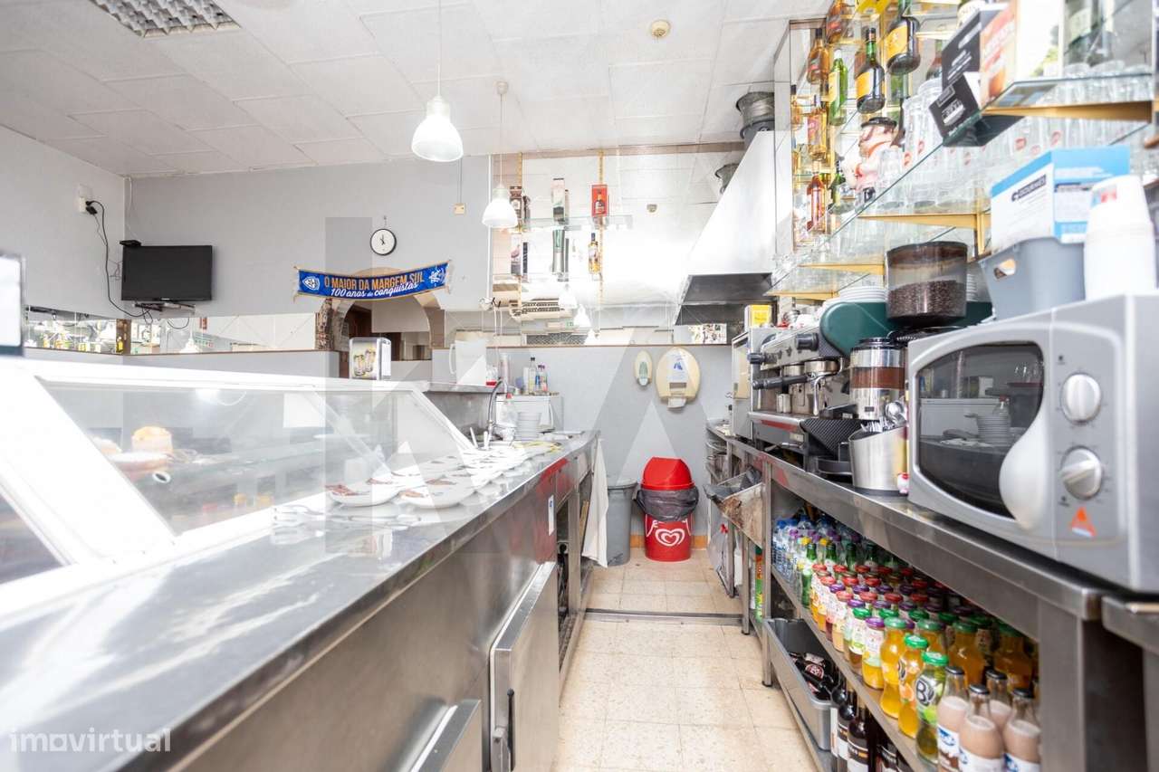 Trespasse de pastelaria na Amora - Grande imagem: 4/20