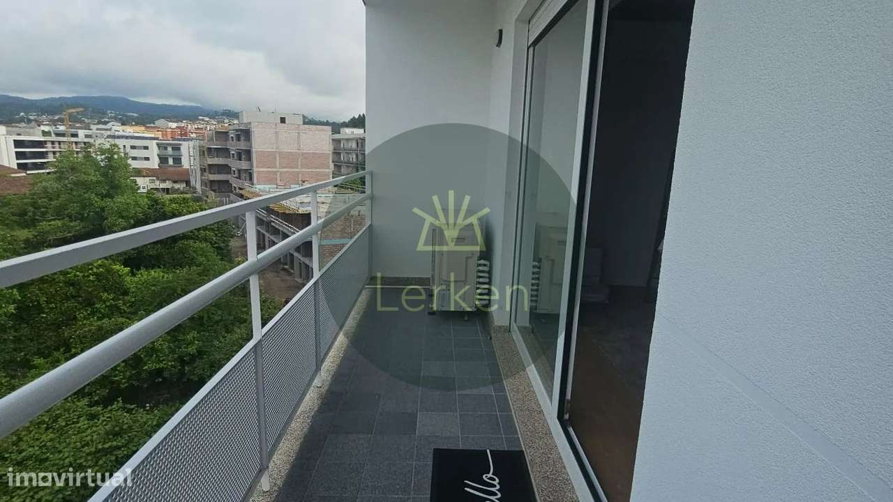 T3 Duplex seminovo com garagem e varanda | Vila Verde (Barbudos)-9