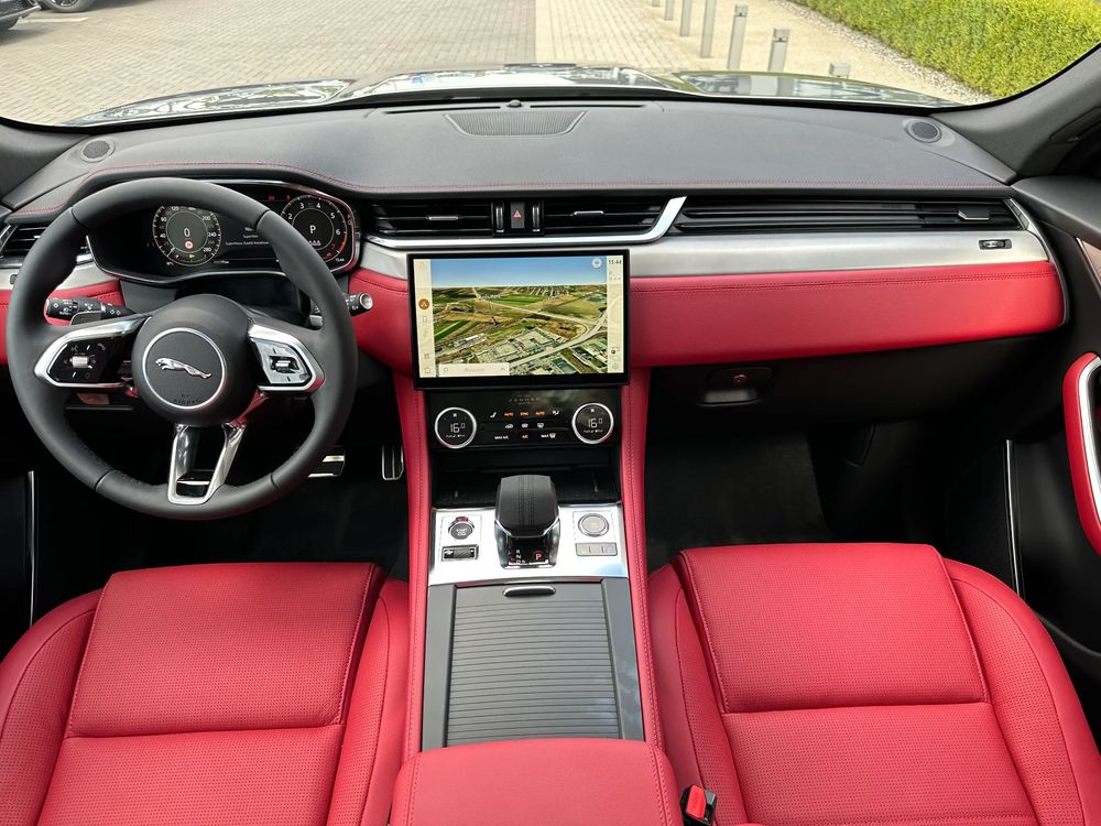 Jaguar F-Pace 2.0 Benzyna 249 KM — zdjęcie 2