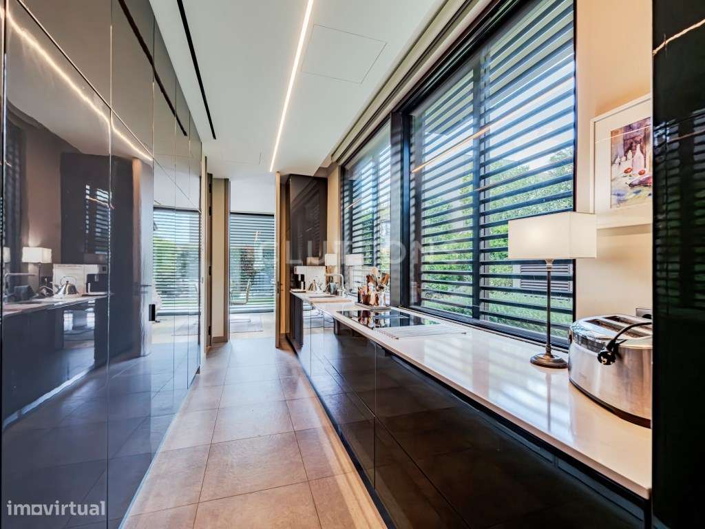 Venda Moradia T3 | Condomínio, Piscina privada e vista mar, Estoril...-11