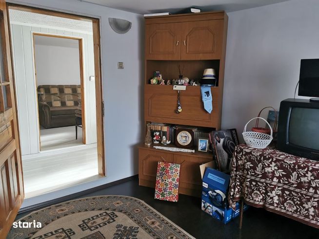 Casa plus 200 mp teren zona Brestei-13