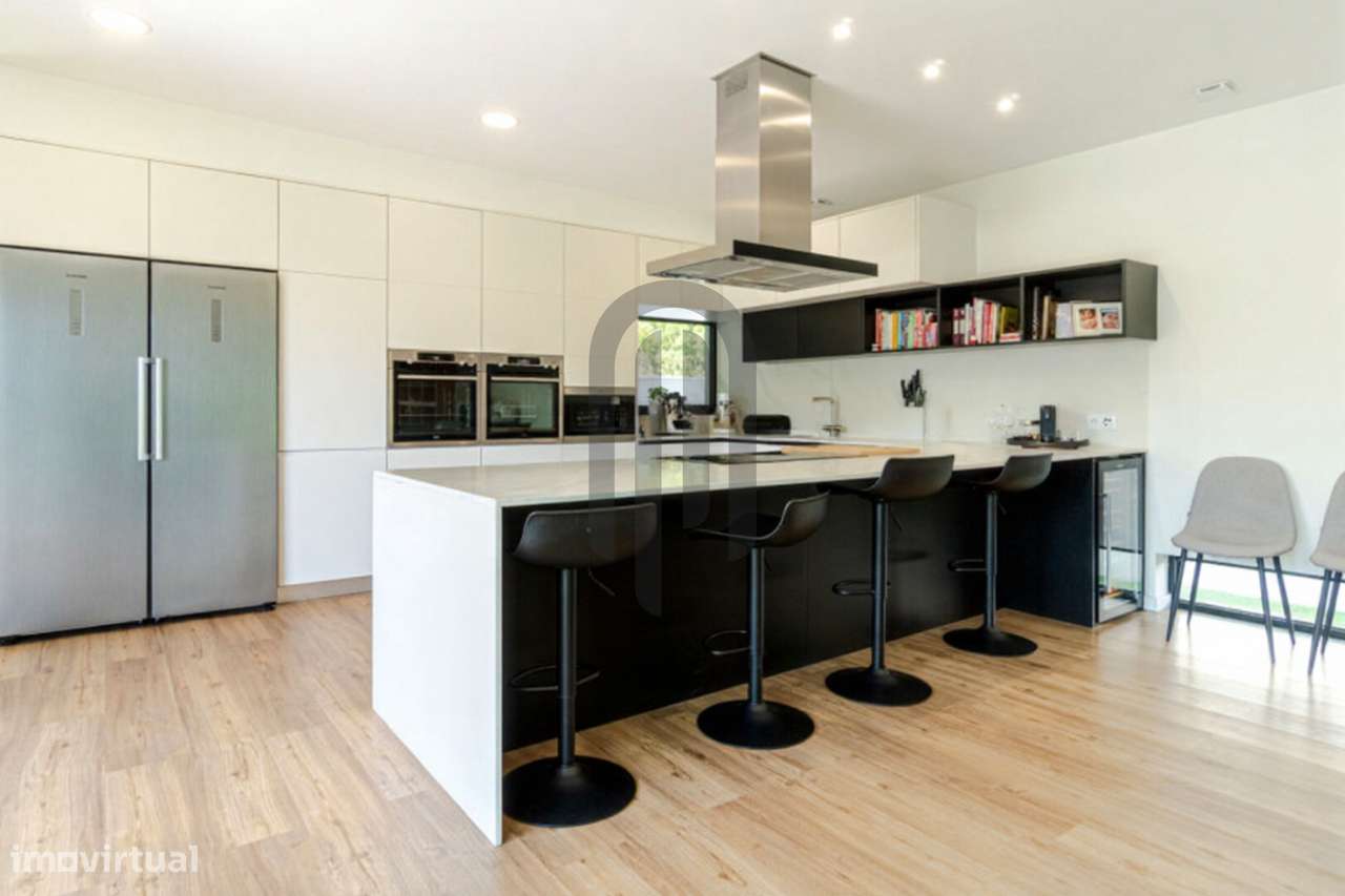 Moradia Térrea T4 independente na Maia-5