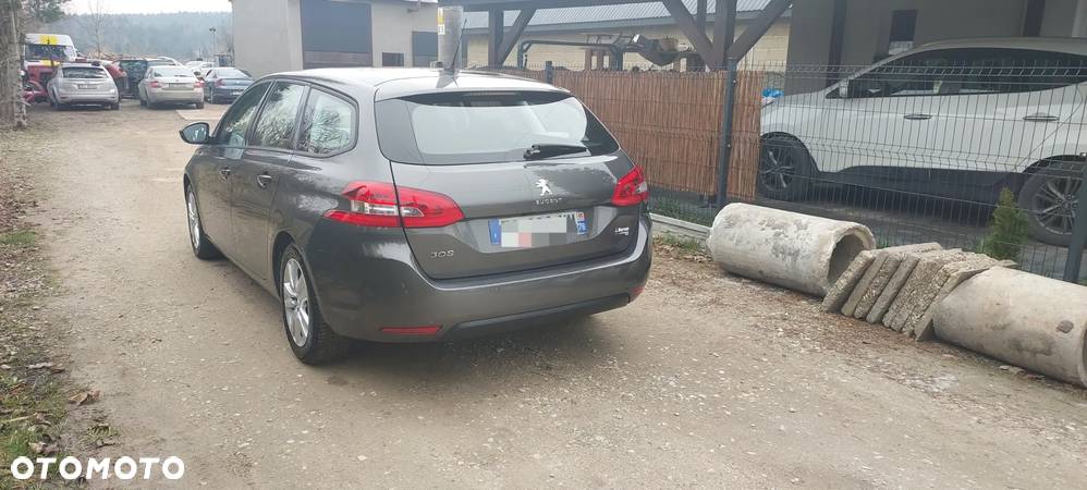 Peugeot 308 1.2 PureTech Allure S&S - 4