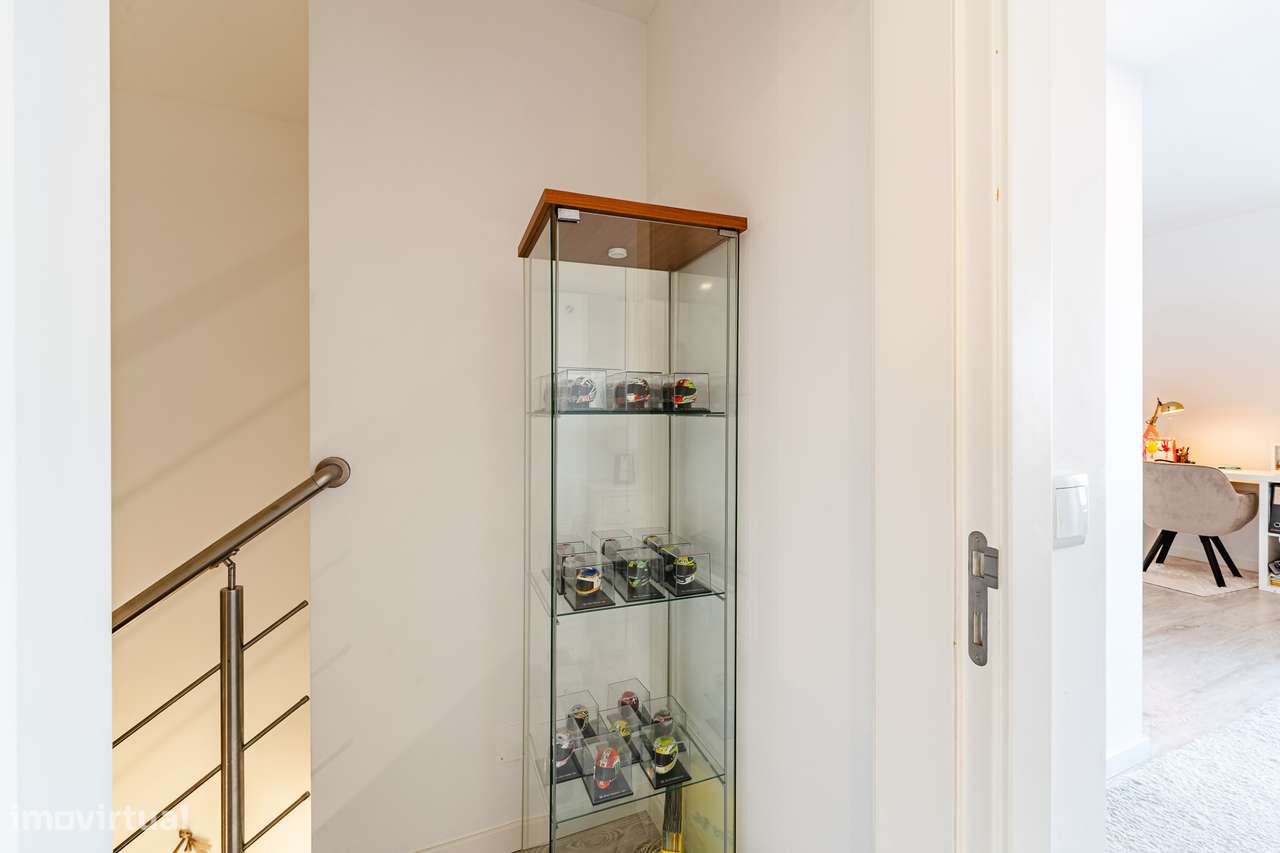 Moradia T3 com Garagem - Fernão Ferro-18