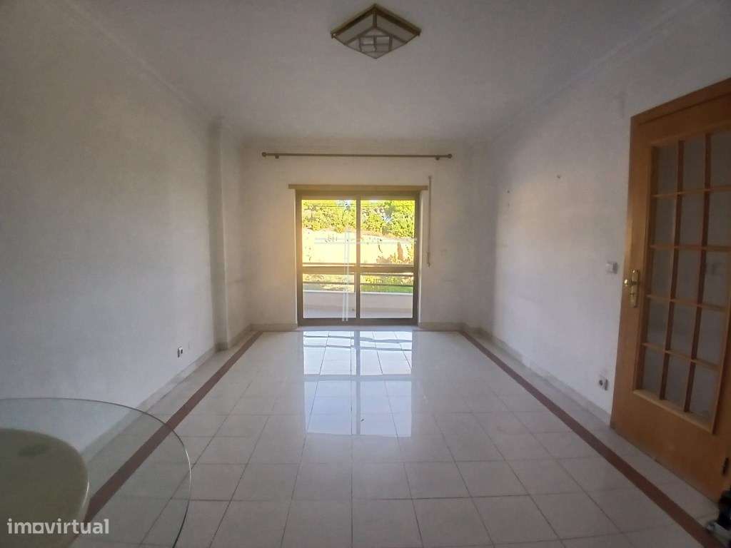 Apartamento T3, com varanda e arrecadação - Feijó-3