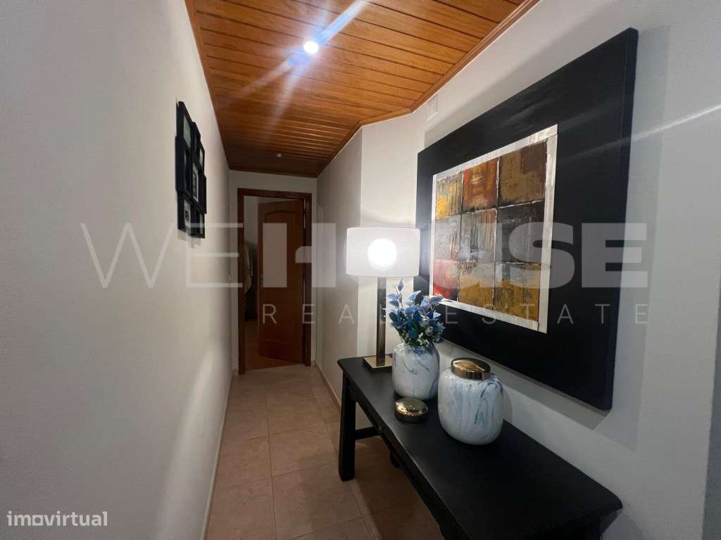 T2 com Lareira, Excelente Luz Natural e Ótima Distribuição | Pronto...-14