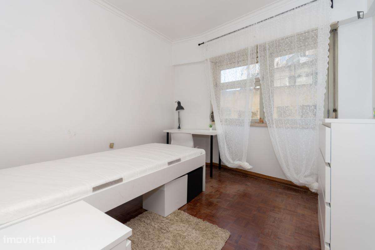 Quarto - localizado em Lisbon - Grande imagem: 4/10