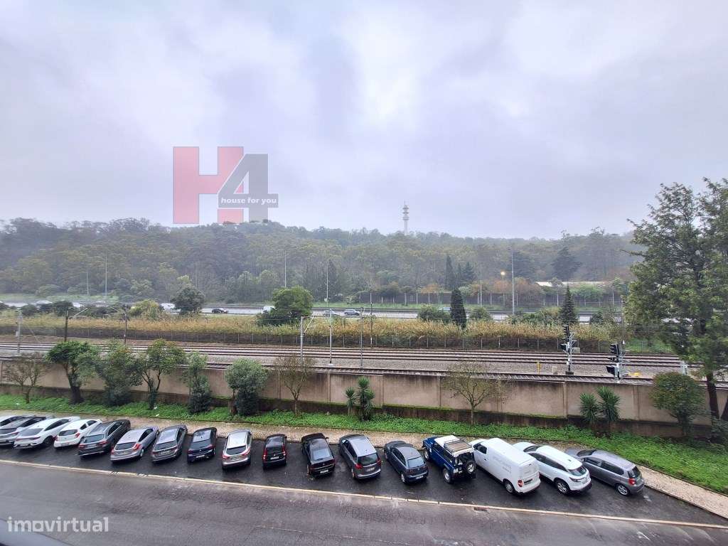 Apartamento T3 totalmente remodelado em Benfica-13