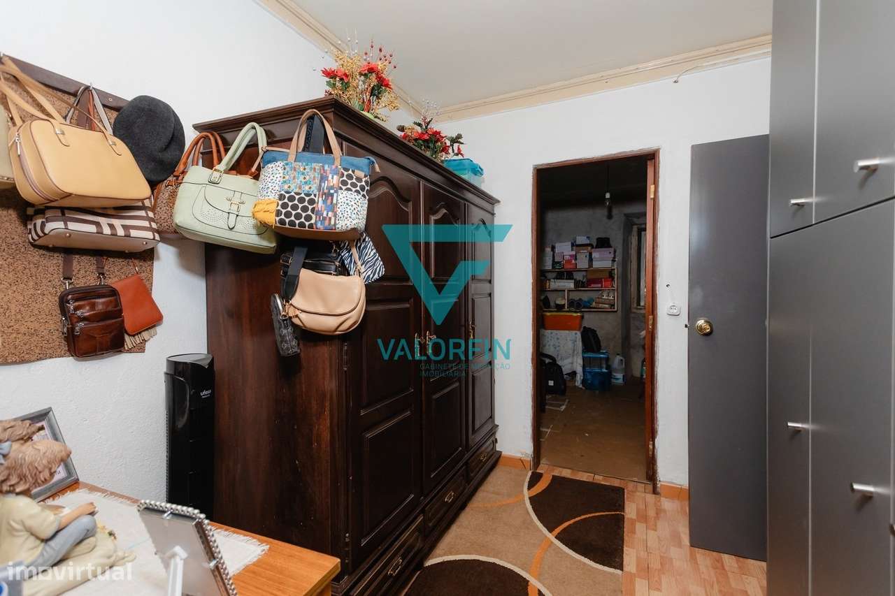 MORADIA T2 Térrea com Terreno e Logradouro | Porto de Mós-10