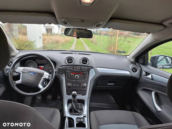 Ford Mondeo 2.0 Ambiente - 6