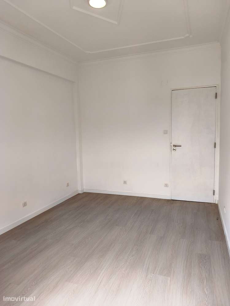 T2 Centro Queijas, Totalmente Remodelado, Junto aos CTT e P. Doce-19