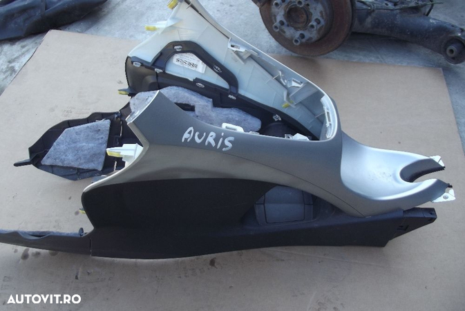 Consola Toyota Auris consola centrala dezmembrez Auris 2006-2012 2.0 - 5