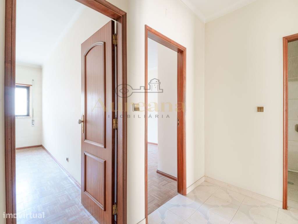 Oportunidade: T3 no Centro de Ourém em Prédio com Elevador-10